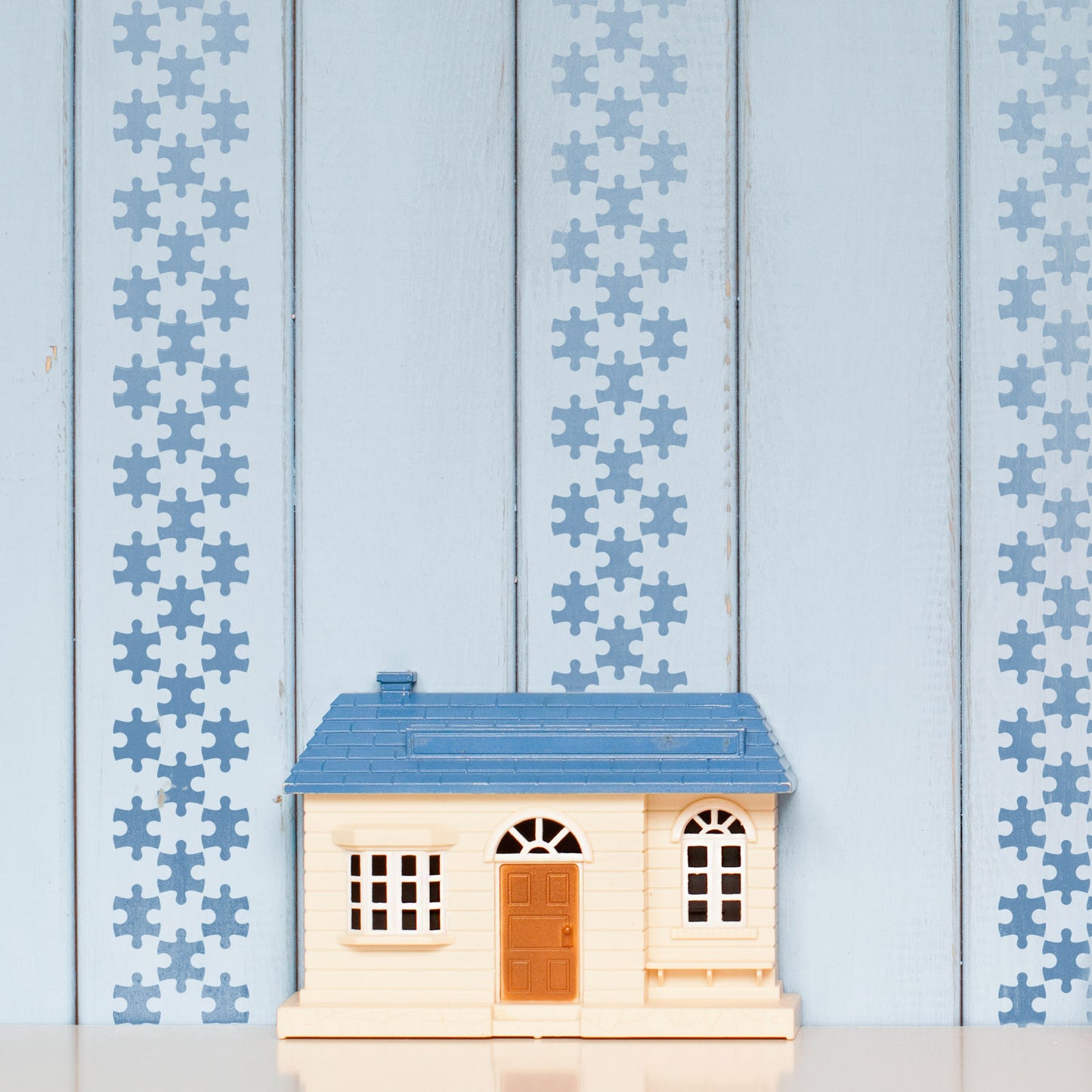 CraftStar Jigsaw Stencil on Wood