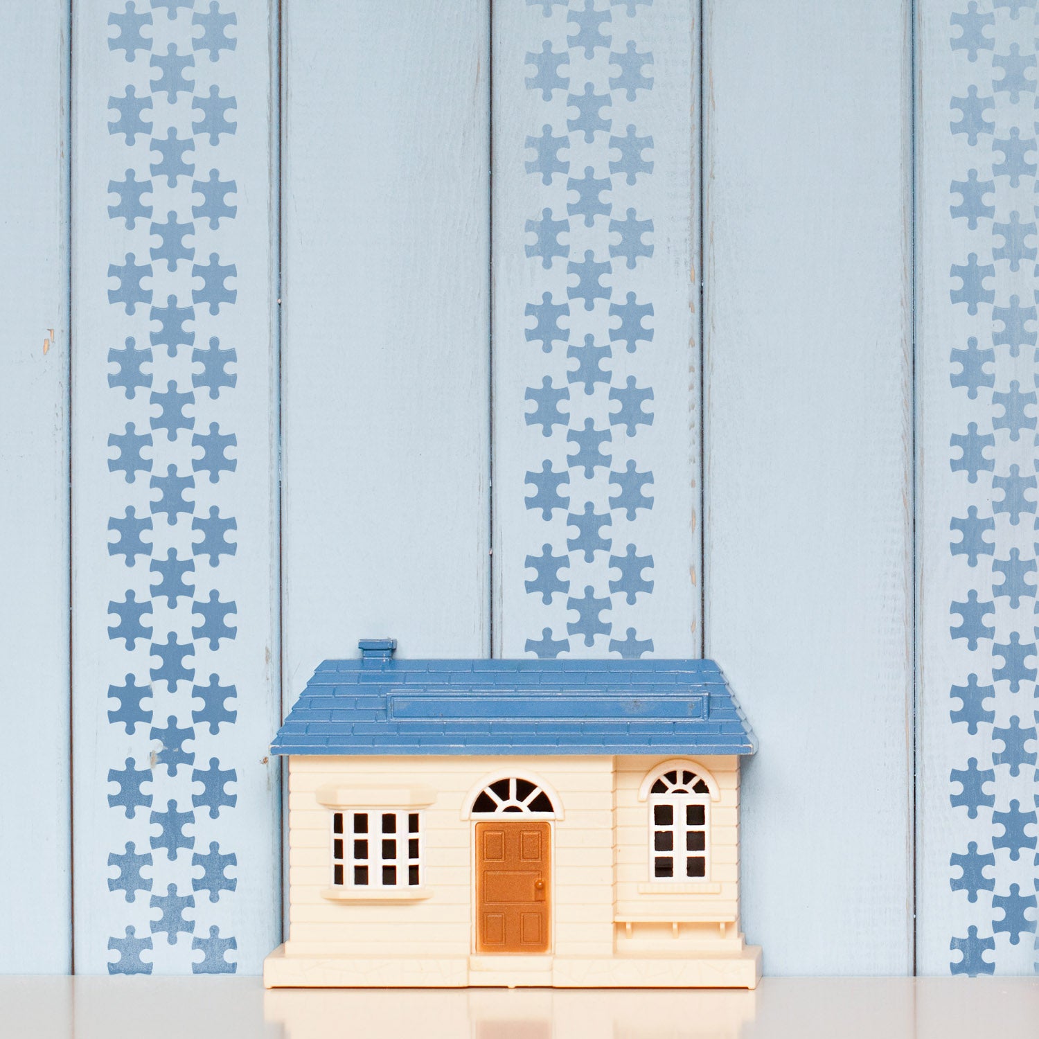 CraftStar Jigsaw Stencil on Wood