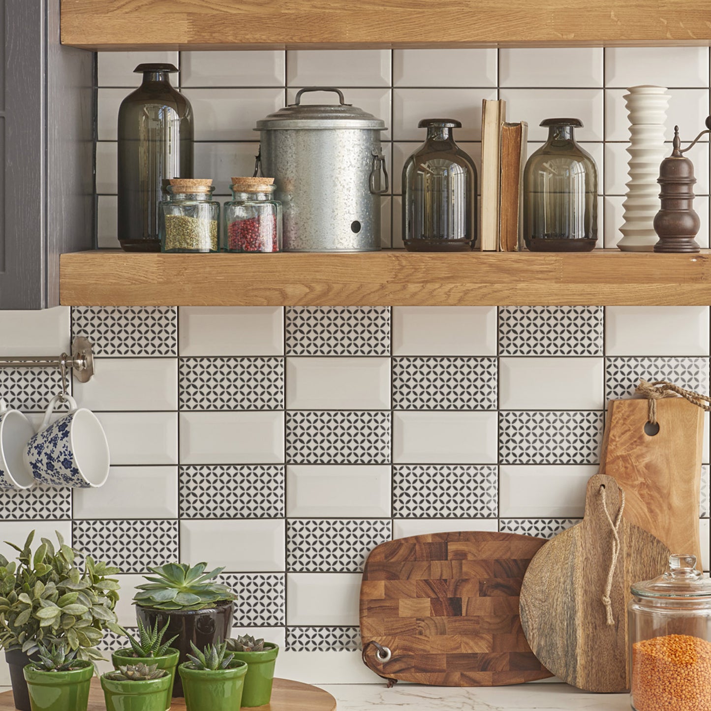 CraftStar Moorish Lattice Pattern Stencil on tiles
