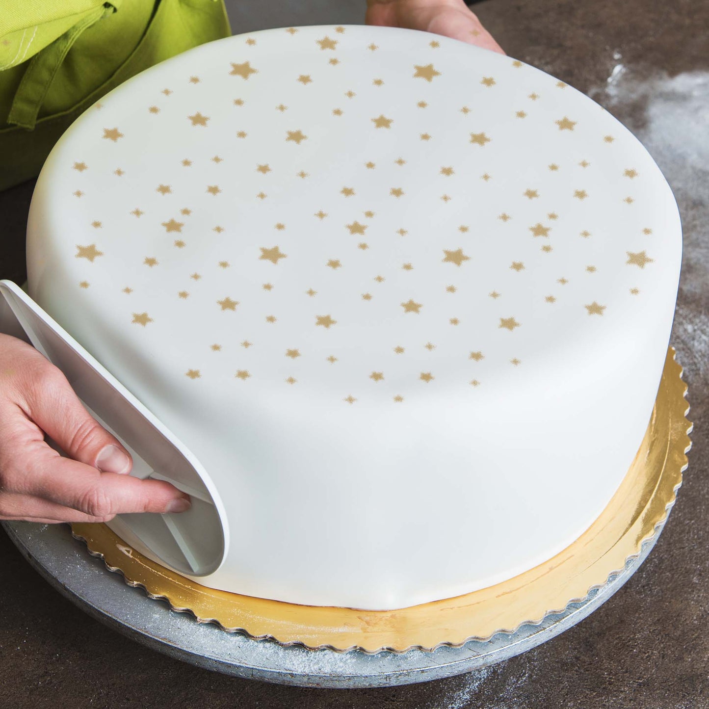 CraftStar Starry Night Stencil used for cake decoration